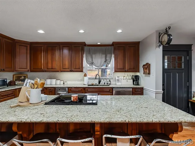 $649,900 | 4530 Highway 110, De Soto, MO 63020