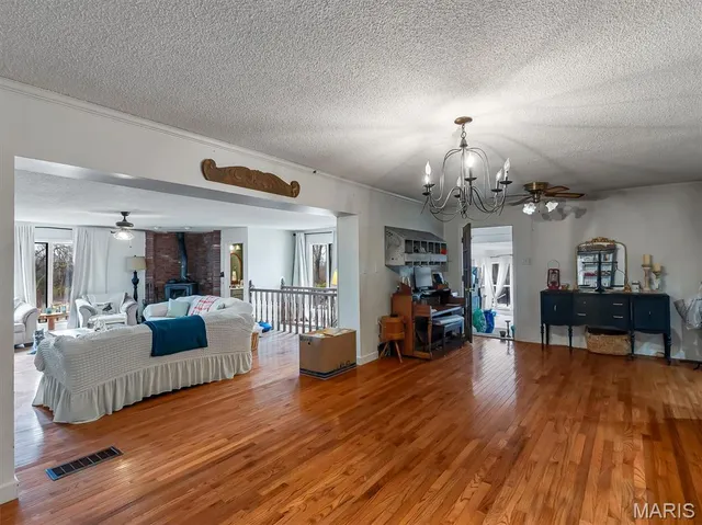 $649,900 | 4530 Highway 110, De Soto, MO 63020