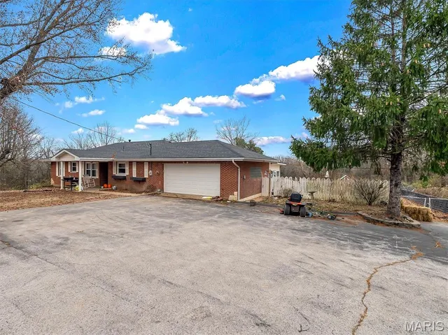 $649,900 | 4530 Highway 110, De Soto, MO 63020