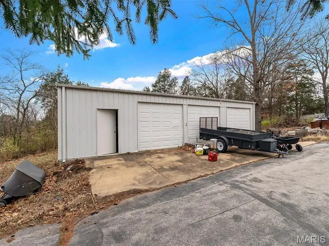 $649,900 | 4530 Highway 110, De Soto, MO 63020