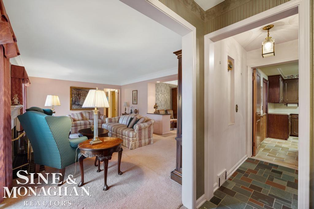 809 Fairford Road Grosse Pointe, MI 48236 - Photo 4 of 57 50195070-b20cfb3b-2ccd-4a01-9e54-88d89e485d2a.JPG