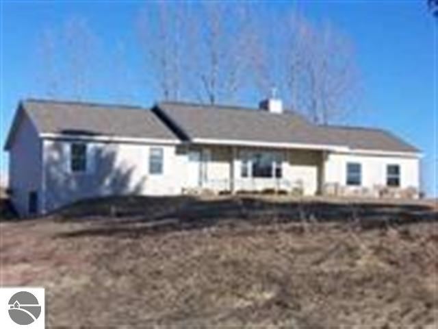 429 East Silver Lake Road Traverse City, MI 49685 - Photo 1 of 38 1743136.JPG