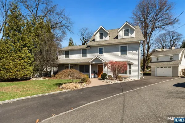 $1,250,000 | 8 Dean Court, Rutherford, NJ 07070