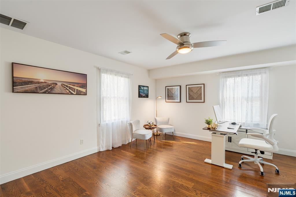 8 Dean Court Rutherford, NJ 07070 - Photo 15 of 31