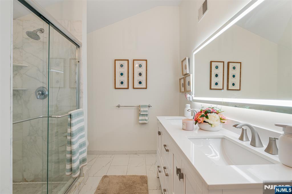 8 Dean Court Rutherford, NJ 07070 - Photo 21 of 31