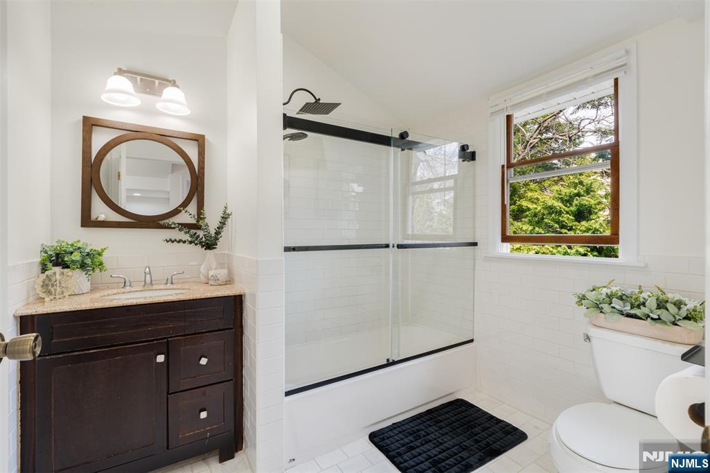 8 Dean Court Rutherford, NJ 07070 - Photo 22 of 31