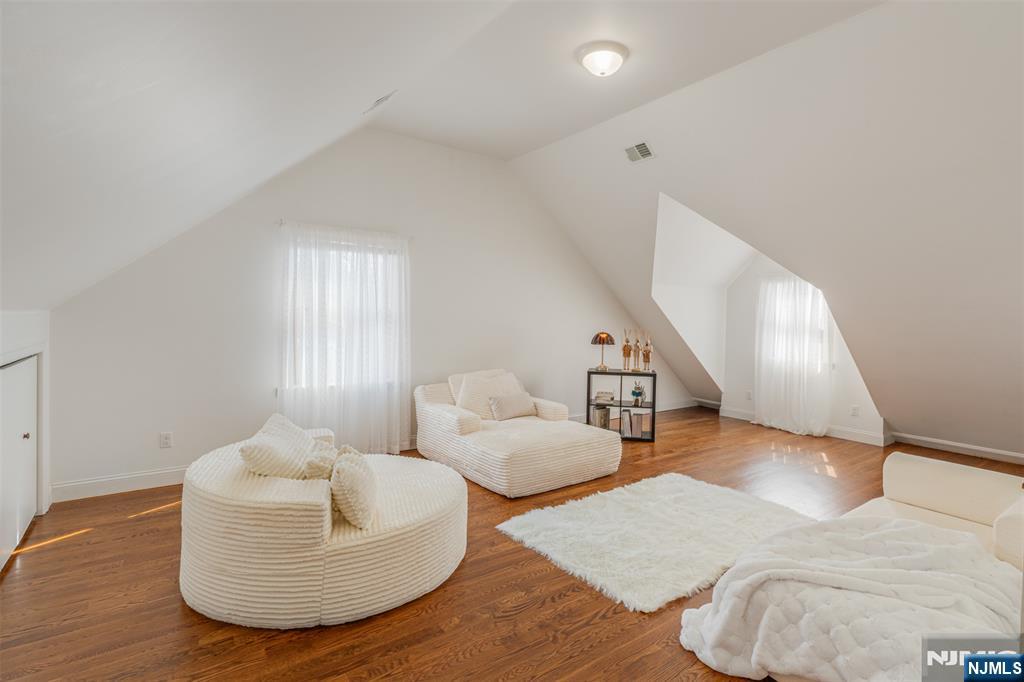 8 Dean Court Rutherford, NJ 07070 - Photo 23 of 31