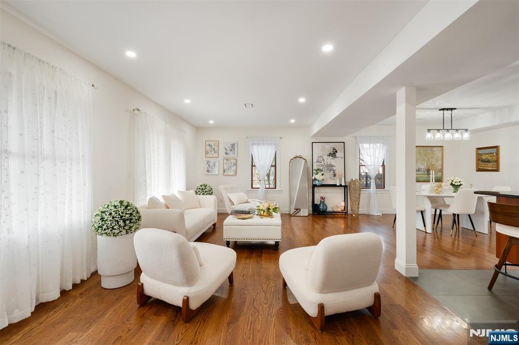 8 Dean Court Rutherford, NJ 07070 - Photo 5 of 31