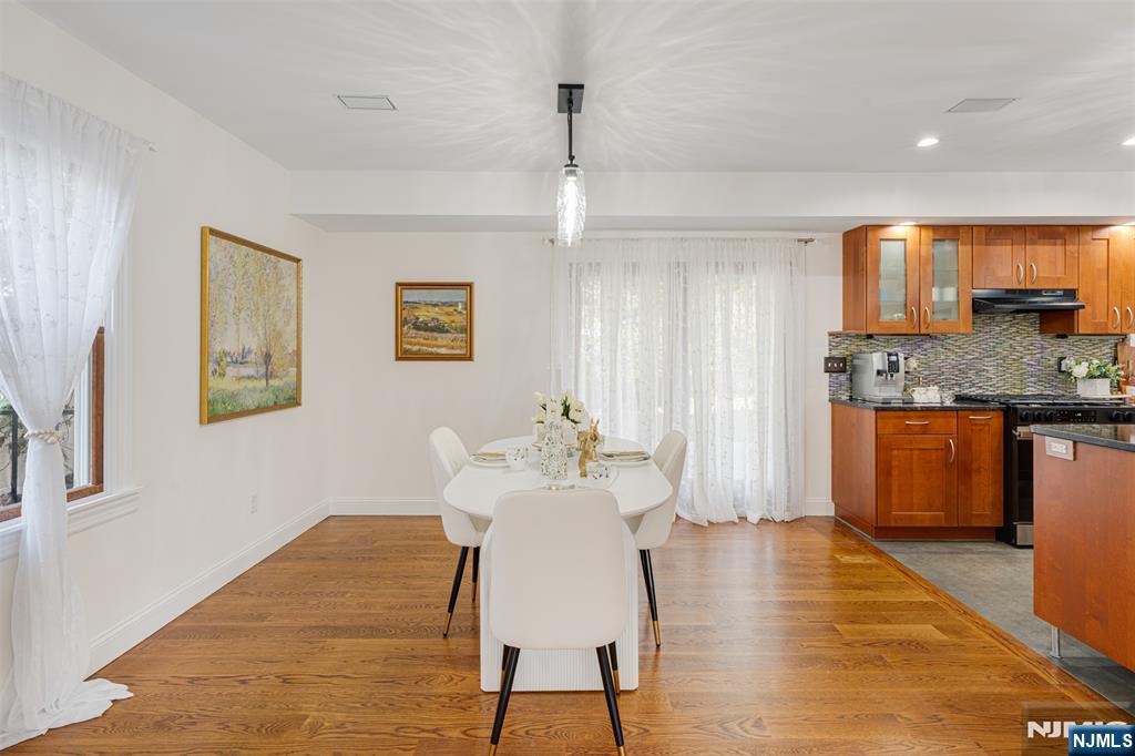 8 Dean Court Rutherford, NJ 07070 - Photo 7 of 31