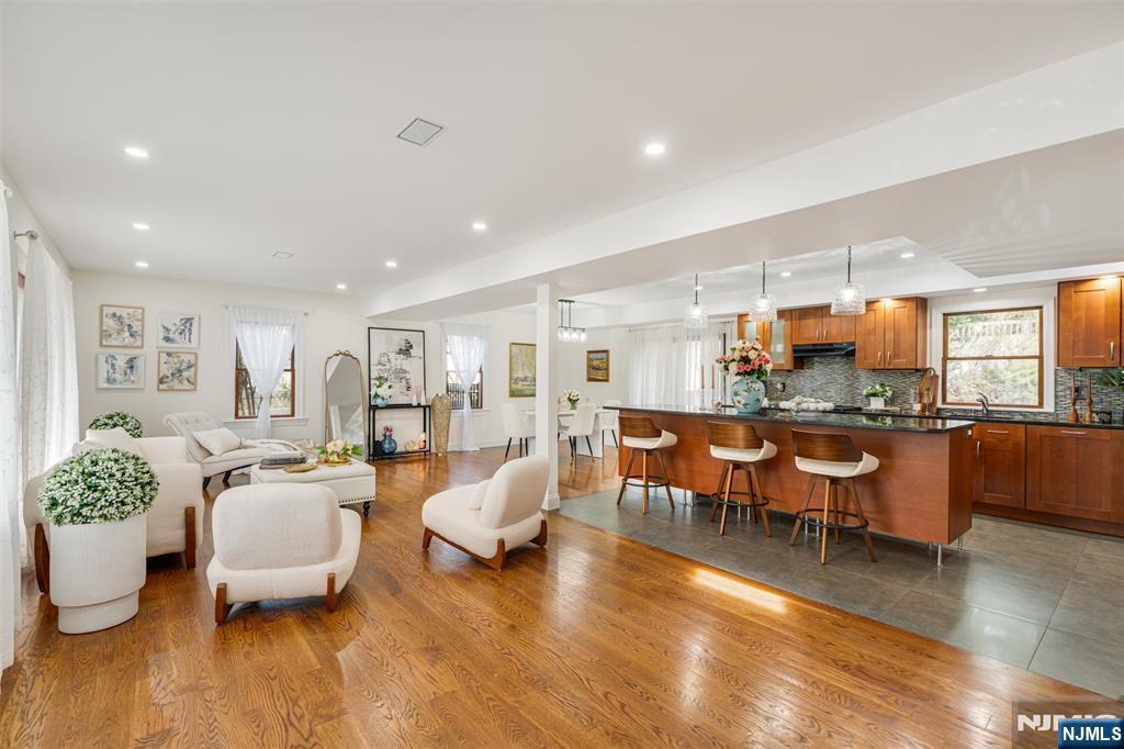 8 Dean Court Rutherford, NJ 07070 - Photo 9 of 31