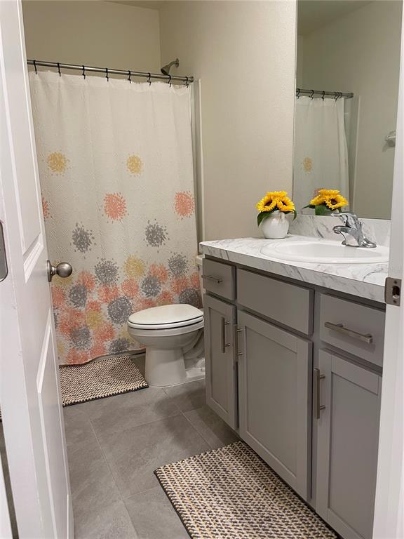 11427 Planetree Place Bradenton, FL 34211 - Photo 8 of 28 a bathroom with a sink toilet and shower