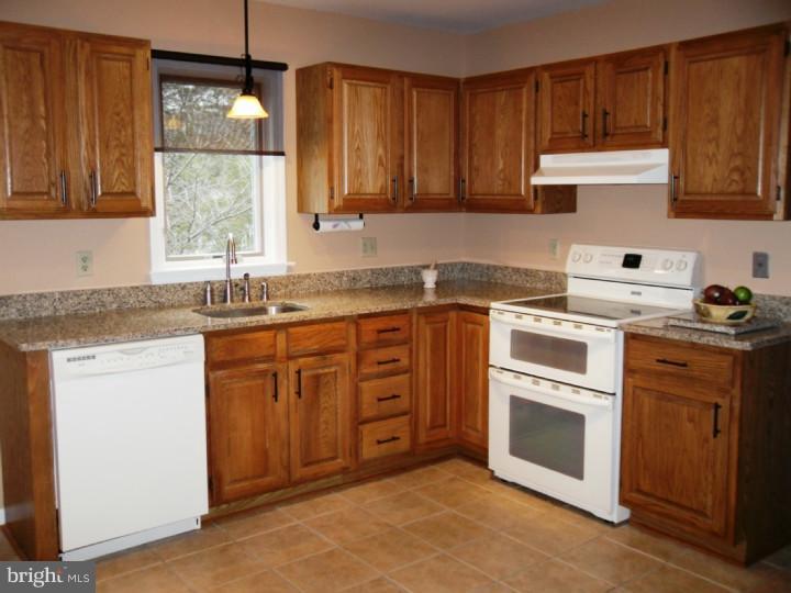 116 Rose Valley Road Pottstown, PA 19464 - Photo 2 of 15 Breakfast Room