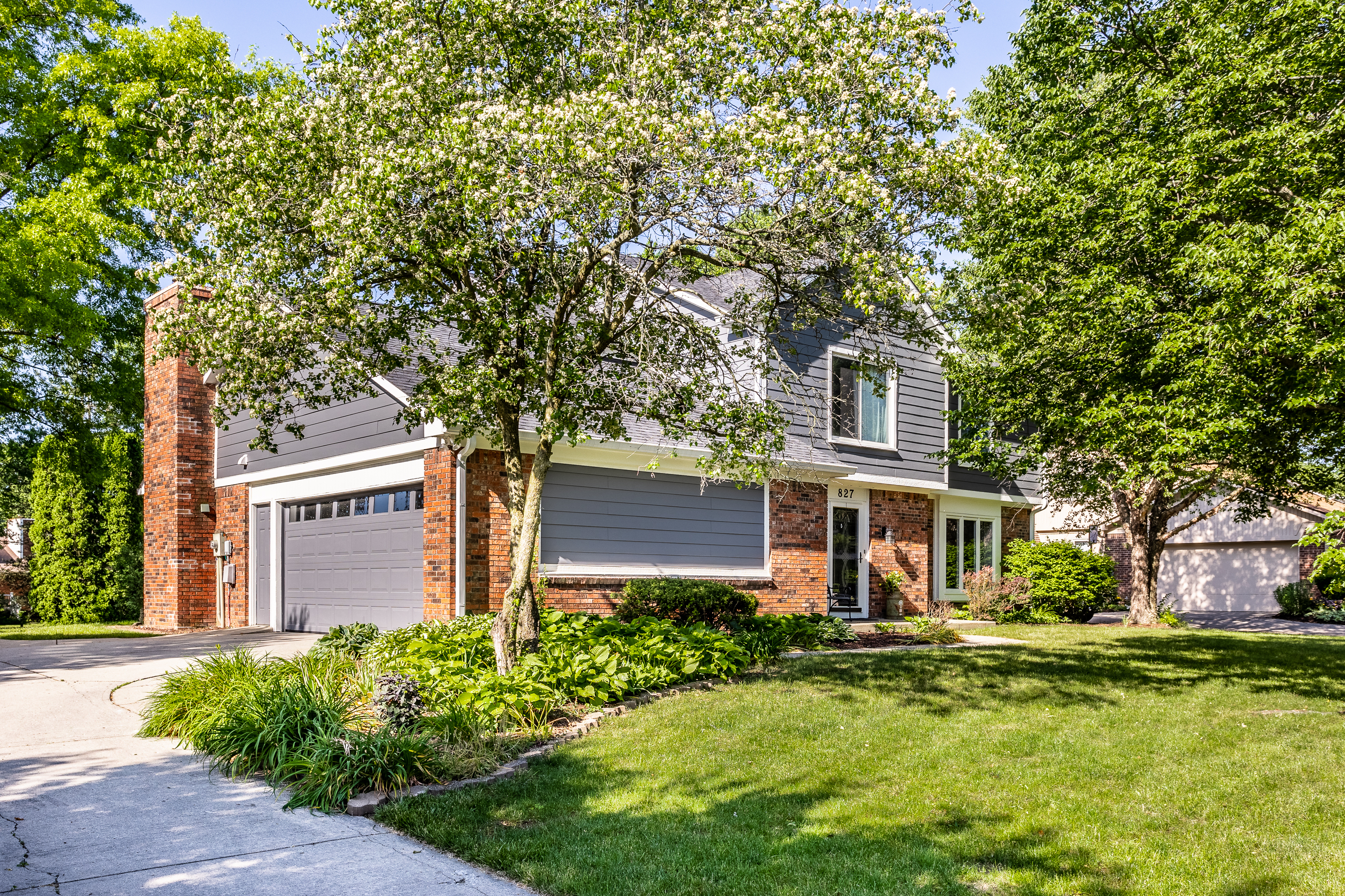 827 Bennett Road Carmel, IN 46032 - Photo 2 of 39