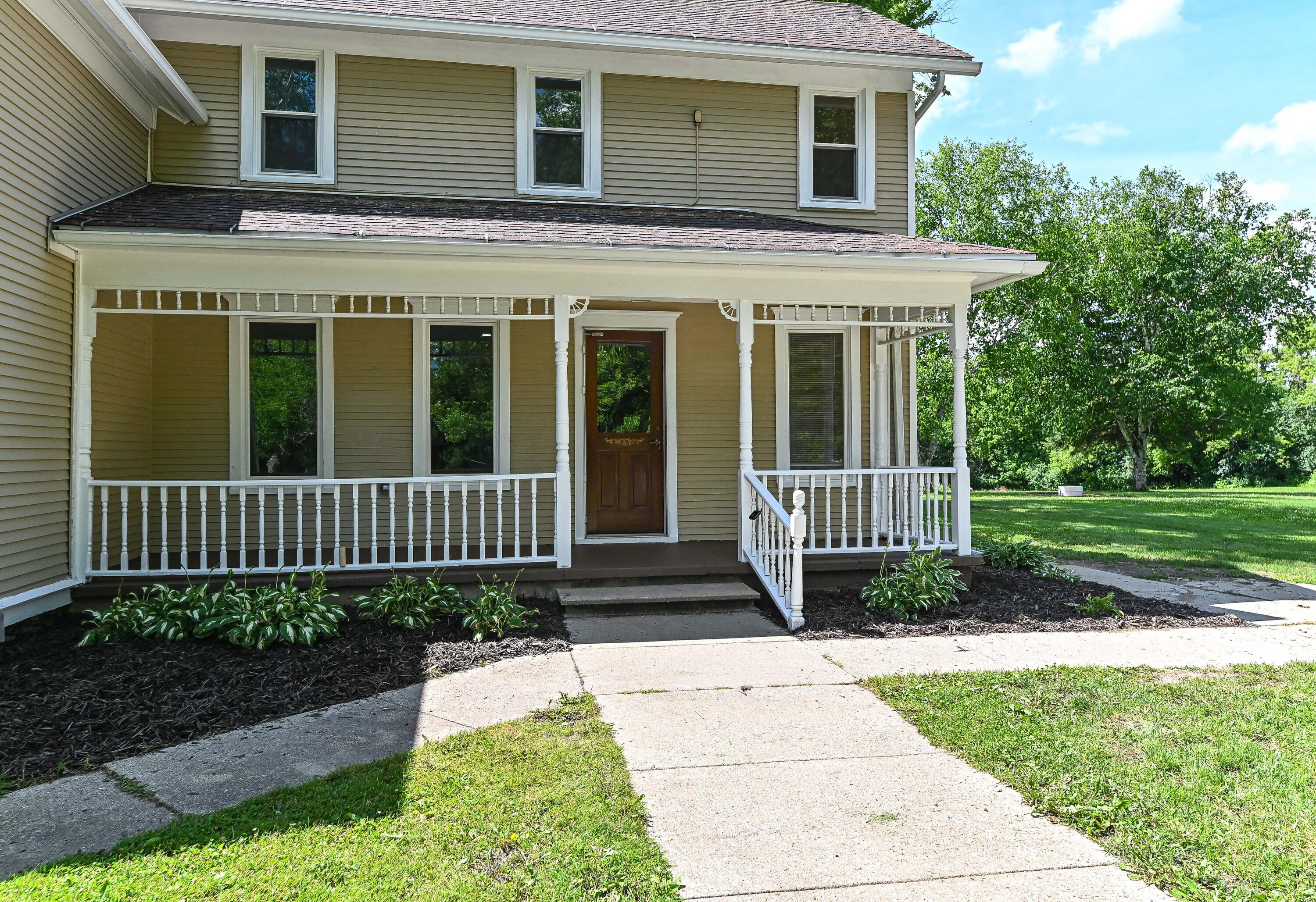 5824 Marsh Road Waterford, WI 53185 - Photo 42 of 50 Side Entrance
