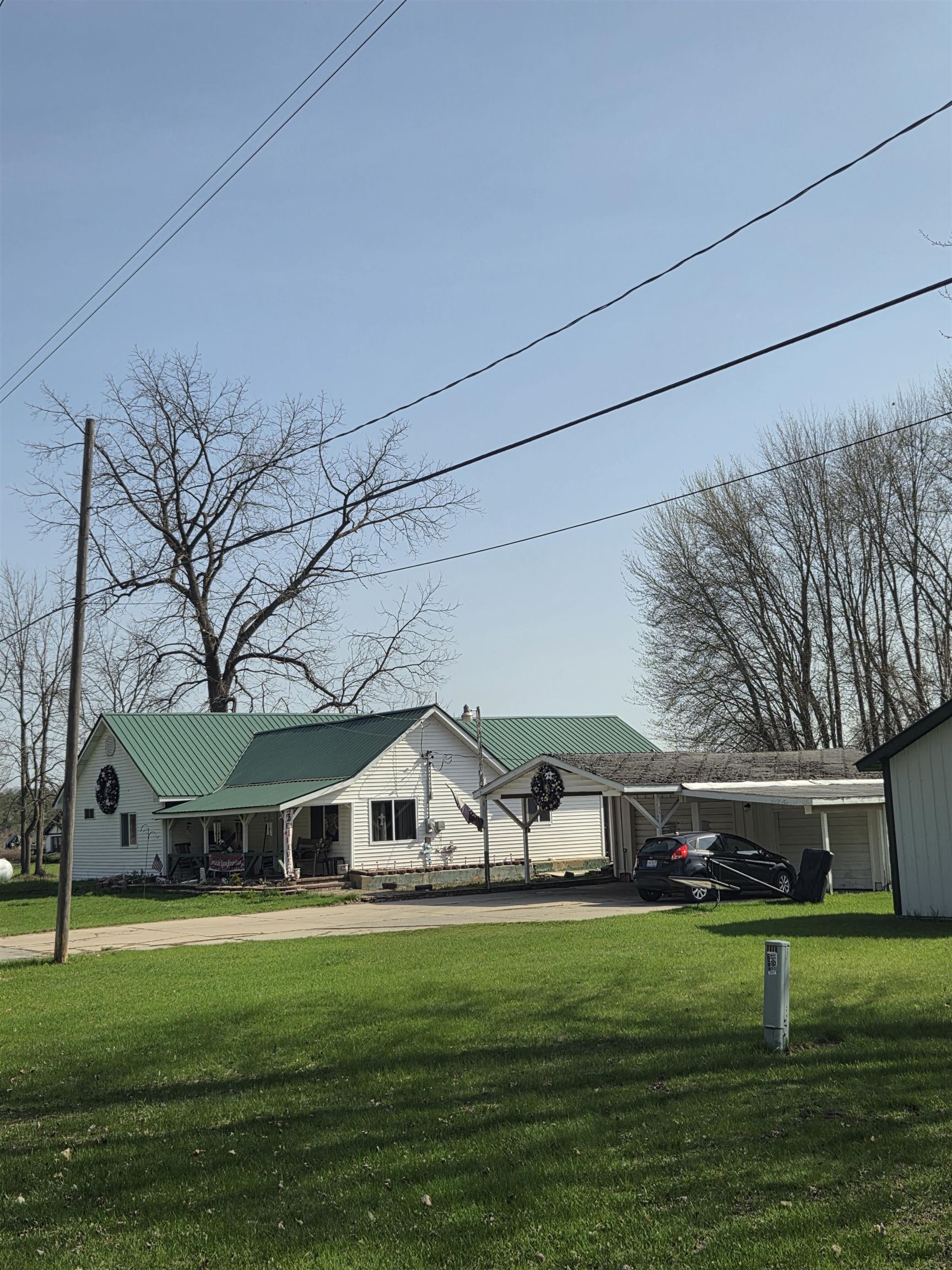 1066 Oberlin Road Gladwin, MI 48624 - Photo 2 of 28
