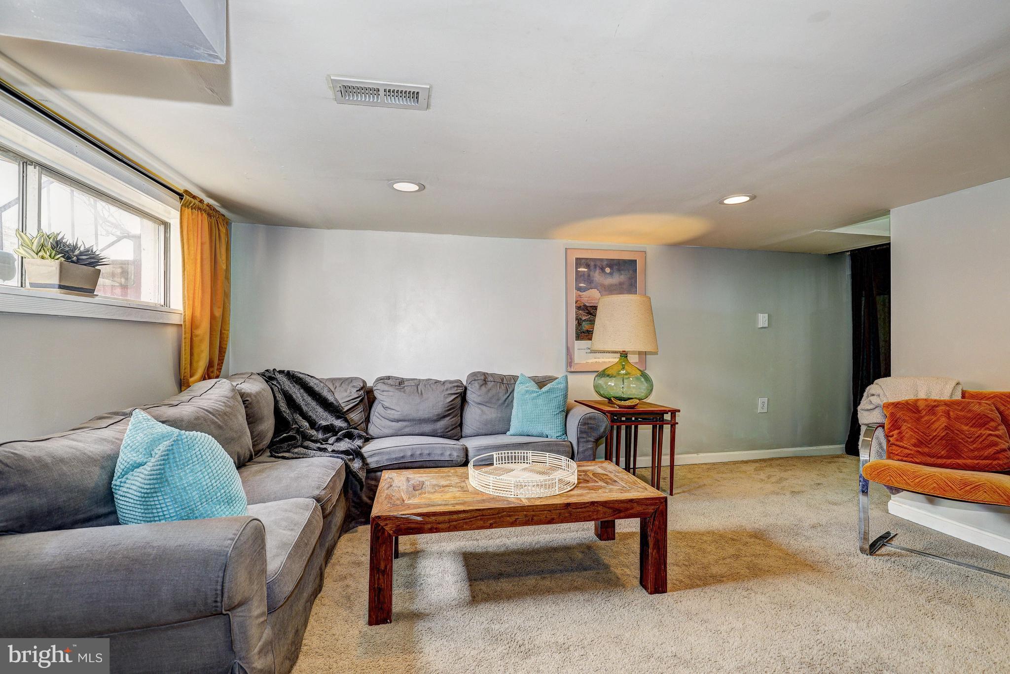 2944 Keswick Road Baltimore, MD 21211 - Photo 23 of 31 Family Room