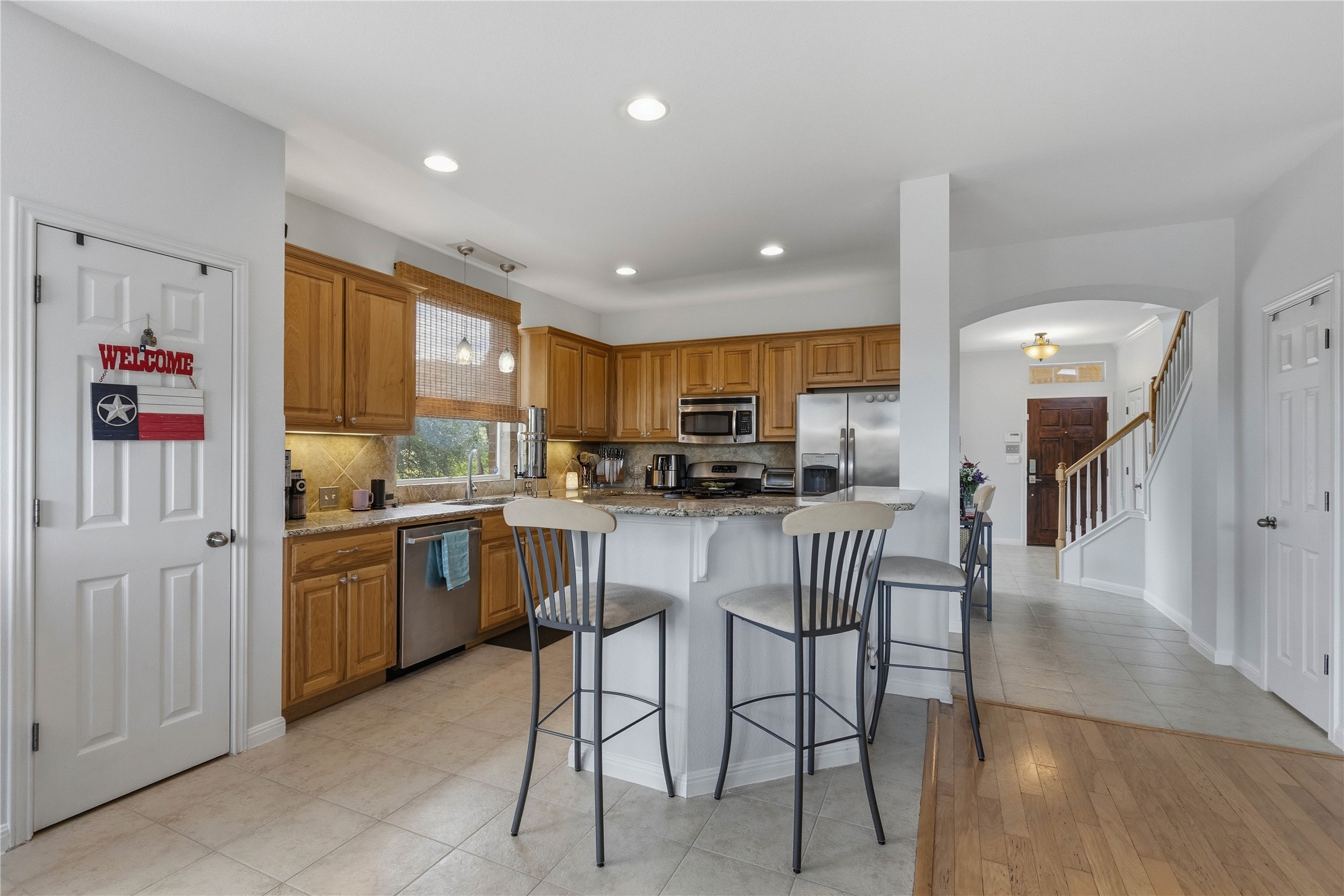 8122 Lime Creek Road Volente, TX 78641 - Photo 10 of 40 Spacious kitchen with counter seating