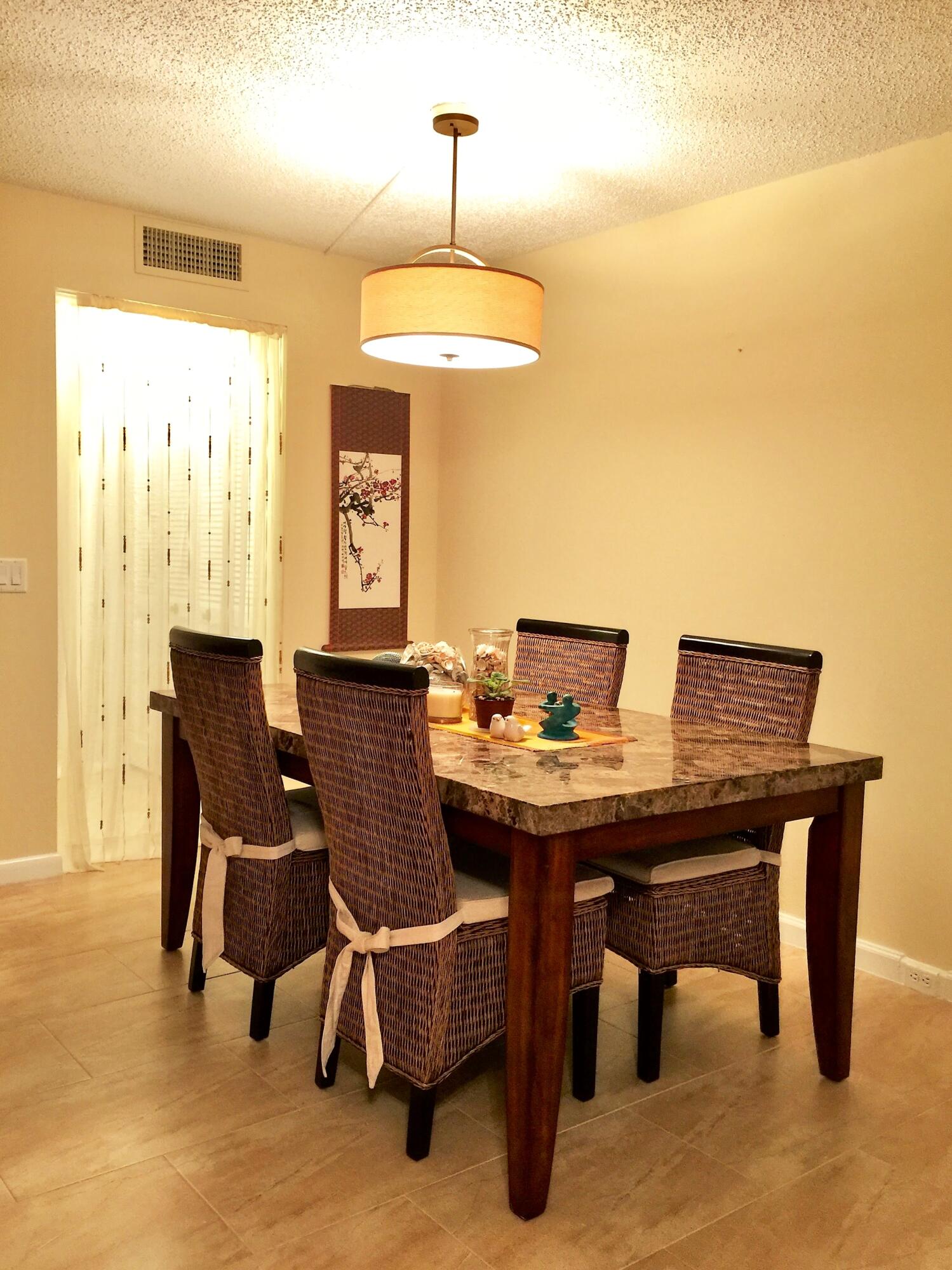 1012 Wolverton East Boca Raton, FL 33434 - Photo 6 of 32 Dining Area