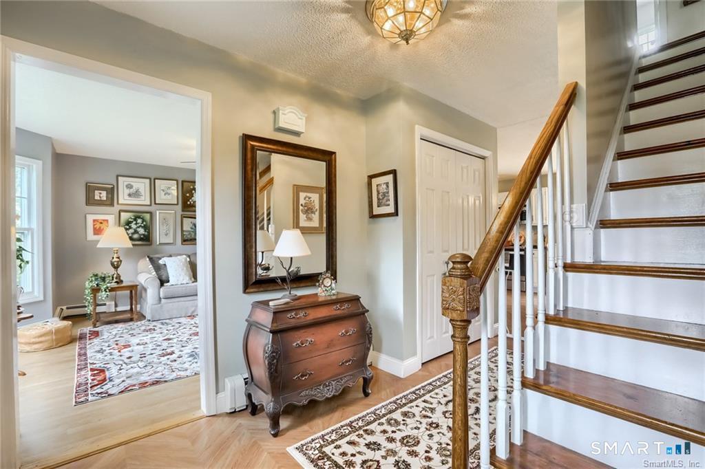 44 Chapin Road New Milford, CT 06776 - Photo 5 of 37