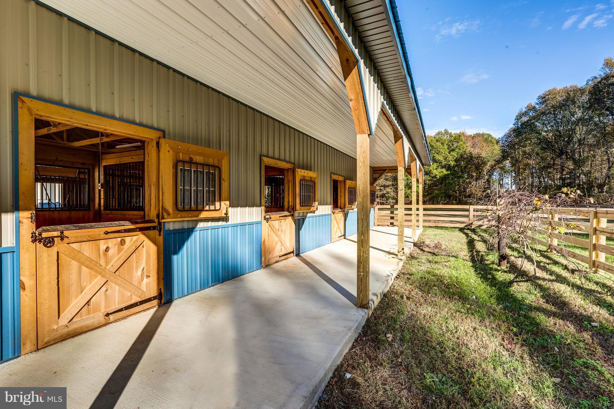 824 Skipjack Road Kinsale, VA 22488 - Photo 26 of 30 Barn Exterior