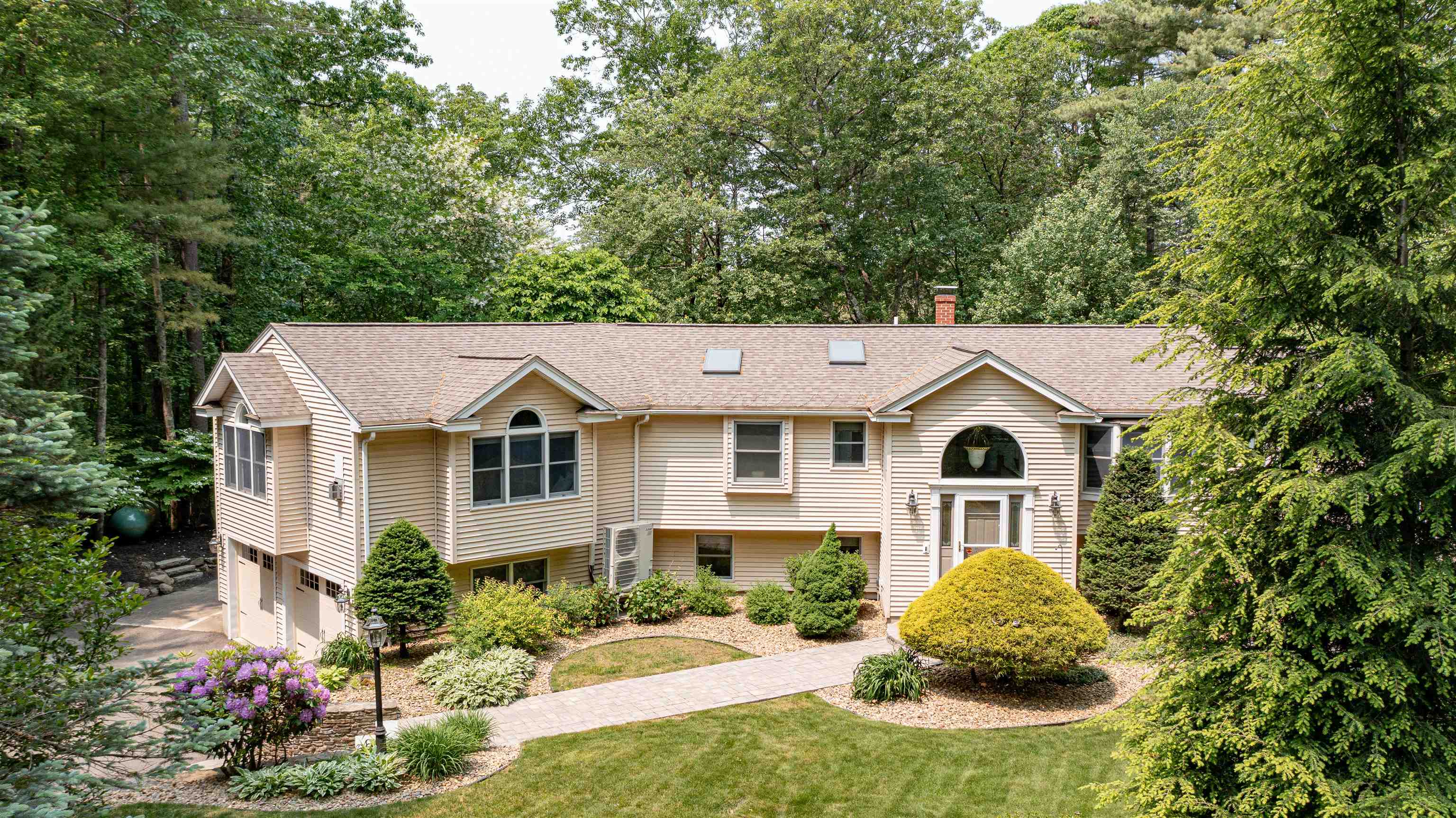 97 Shannon Road Salem, NH 03079 - Photo 2 of 60 Gallery Image 2