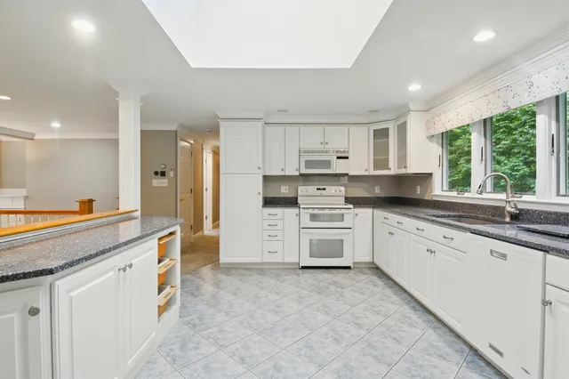 $850,000 | 97 Shannon Road, Salem, NH 03079