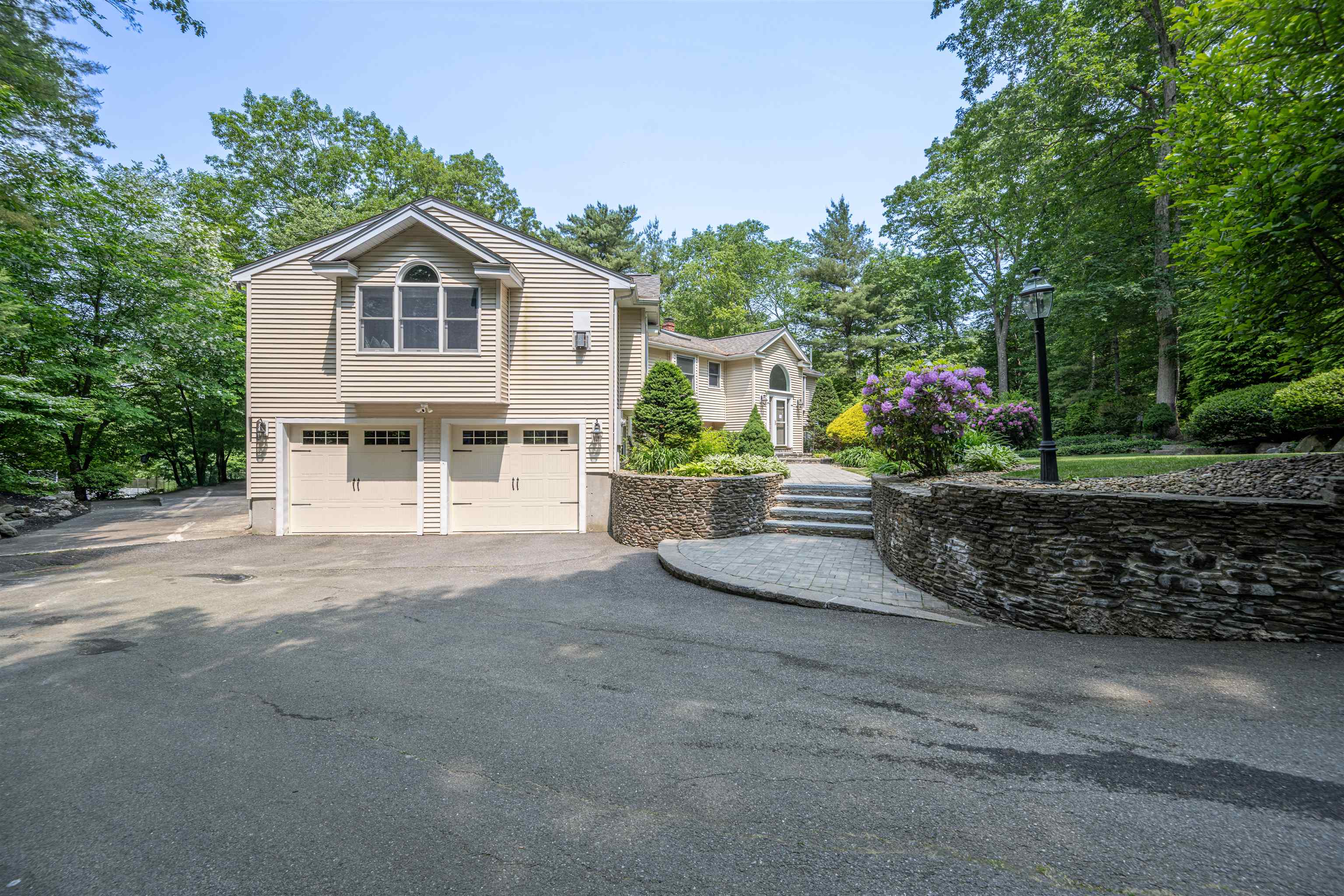 97 Shannon Road Salem, NH 03079 - Photo 7 of 60 Gallery Image 7