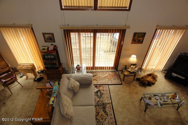 6024 Decker Road Bushkill, PA 18324 - Photo 4 of 11 Living room