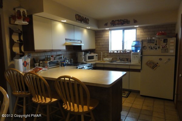 6024 Decker Road Bushkill, PA 18324 - Photo 6 of 11 Kitchen