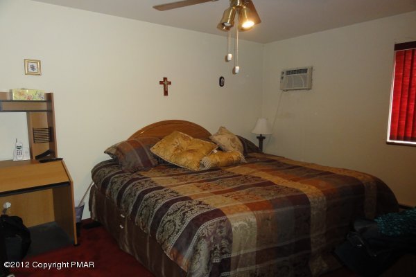 6024 Decker Road Bushkill, PA 18324 - Photo 8 of 11 Master bedroom