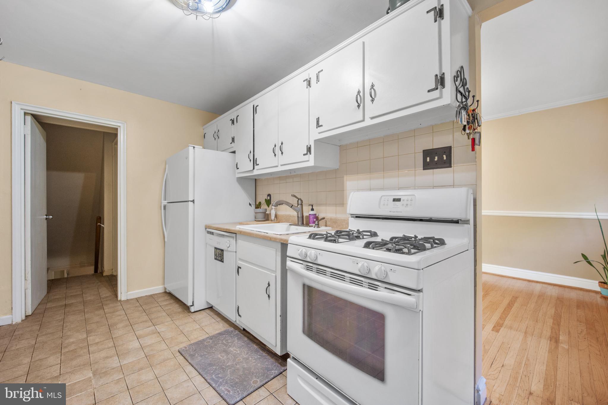 1426 Grace Road Swarthmore, PA 19081 - Photo 9 of 32 Kitchen