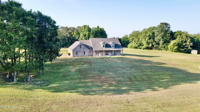 $399,900 | 404 Golden Pond Circle, Coldwater, MS 38618