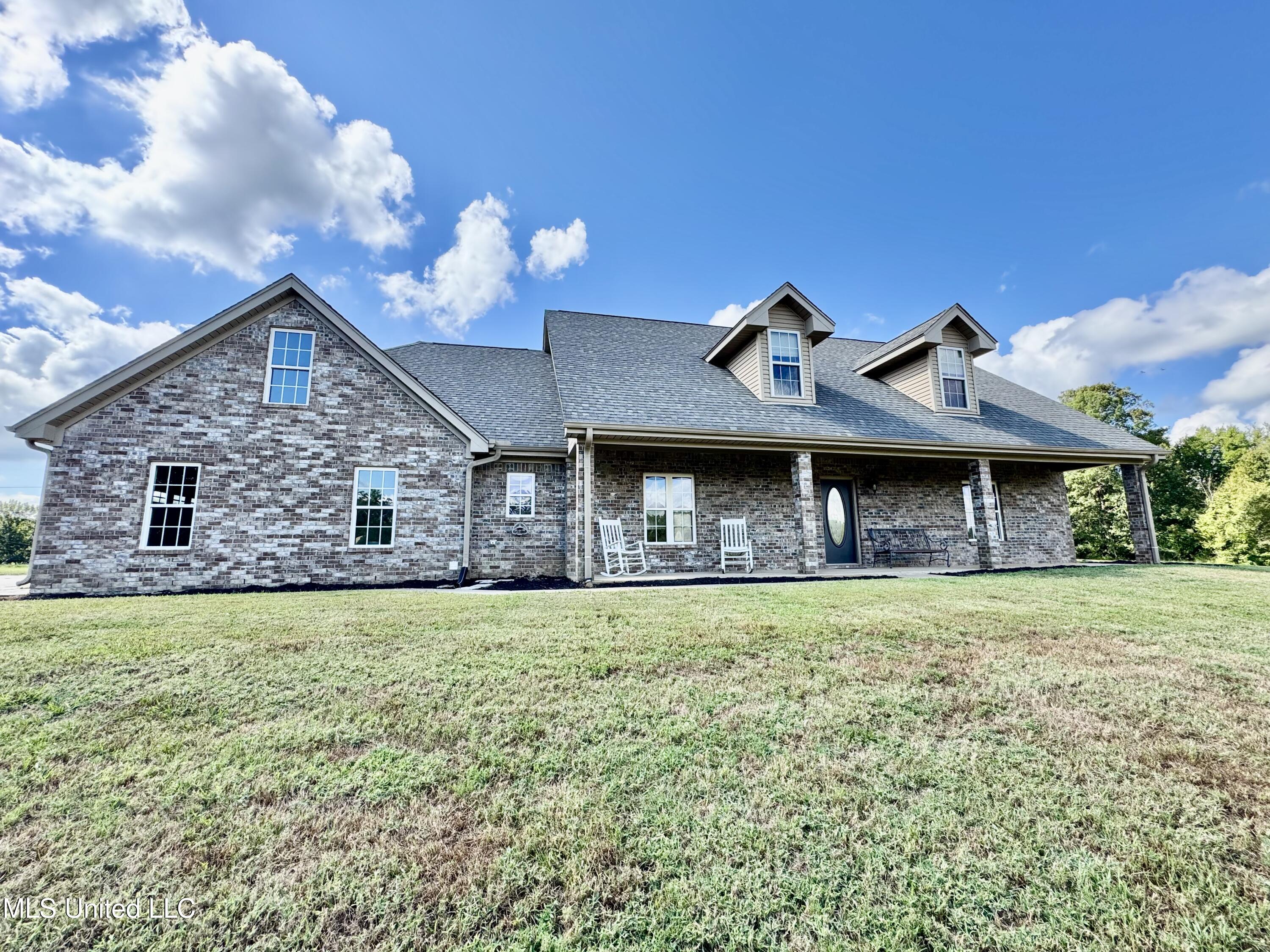 404 Golden Pond Circle Coldwater, MS 38618 - Photo 3 of 52 IMG_1759