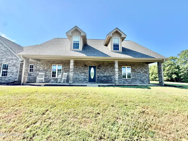$399,900 | 404 Golden Pond Circle, Coldwater, MS 38618