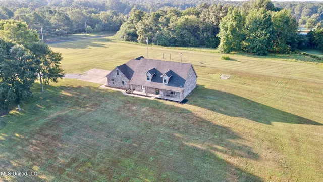 $399,900 | 404 Golden Pond Circle, Coldwater, MS 38618