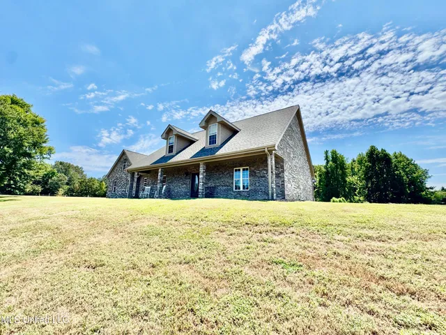 $399,900 | 404 Golden Pond Circle, Coldwater, MS 38618