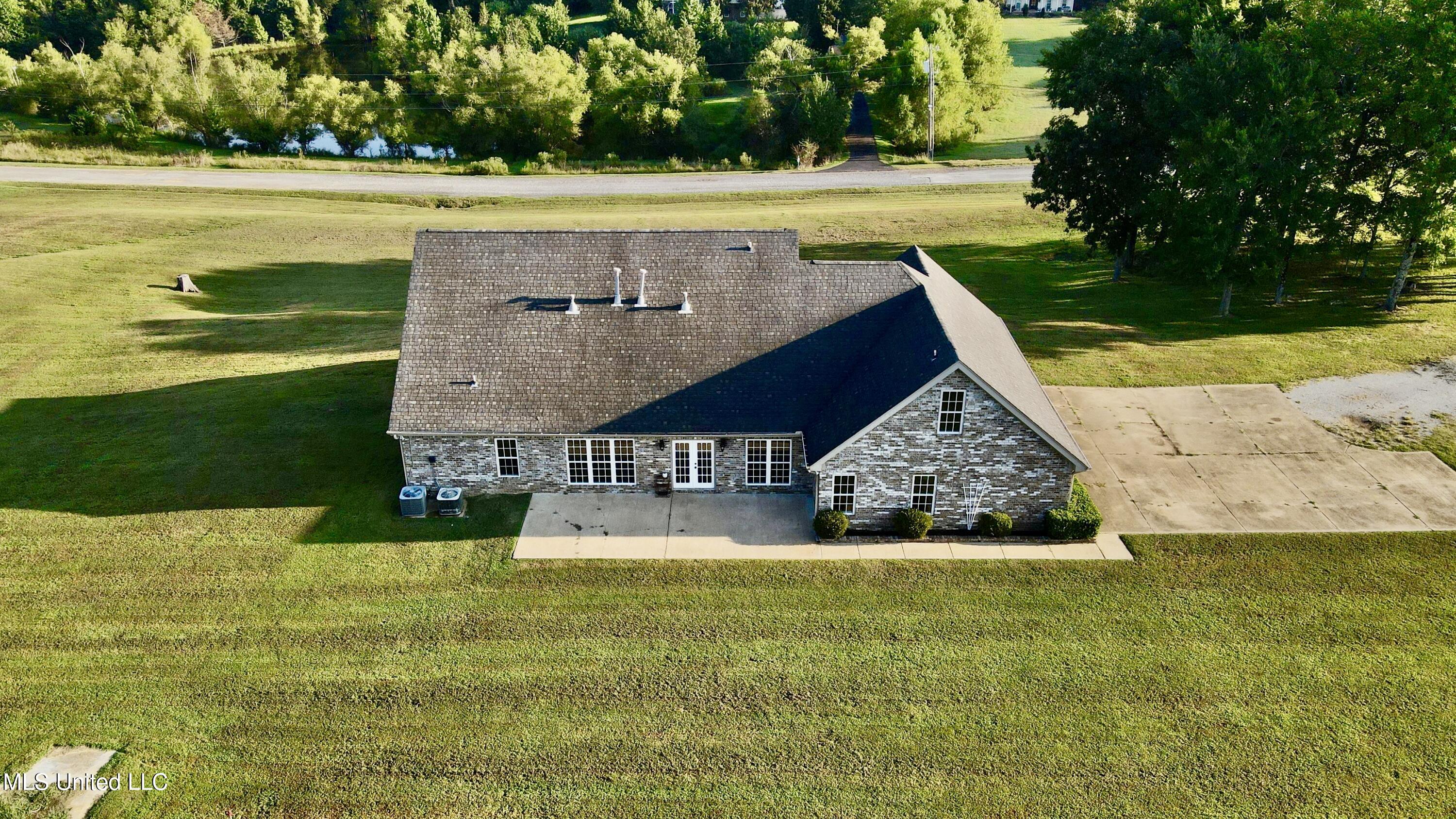 404 Golden Pond Circle Coldwater, MS 38618 - Photo 51 of 52 dji_fly_20250819_075322_25_1755608081866