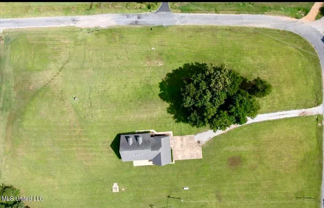 $399,900 | 404 Golden Pond Circle, Coldwater, MS 38618