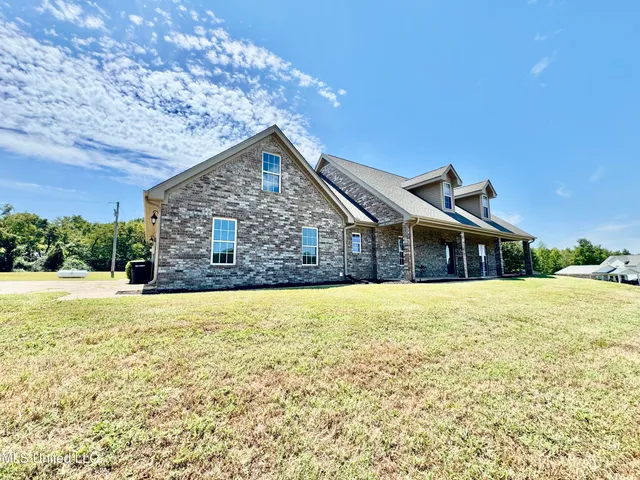 $399,900 | 404 Golden Pond Circle, Coldwater, MS 38618
