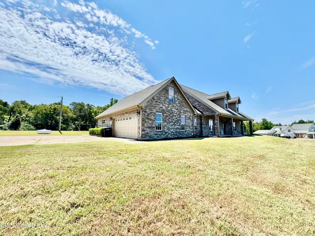 $399,900 | 404 Golden Pond Circle, Coldwater, MS 38618