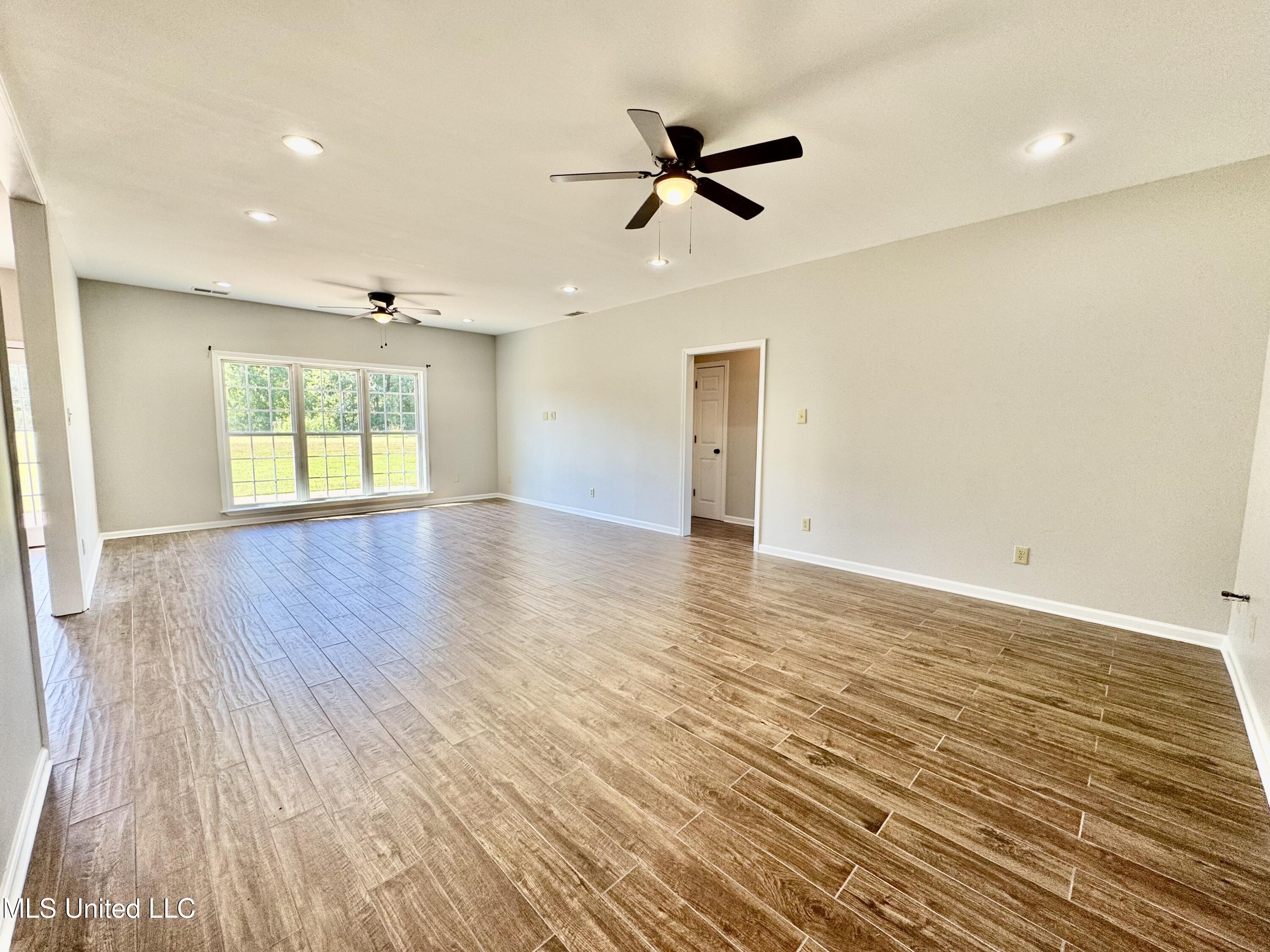 404 Golden Pond Circle Coldwater, MS 38618 - Photo 9 of 52 IMG_1714