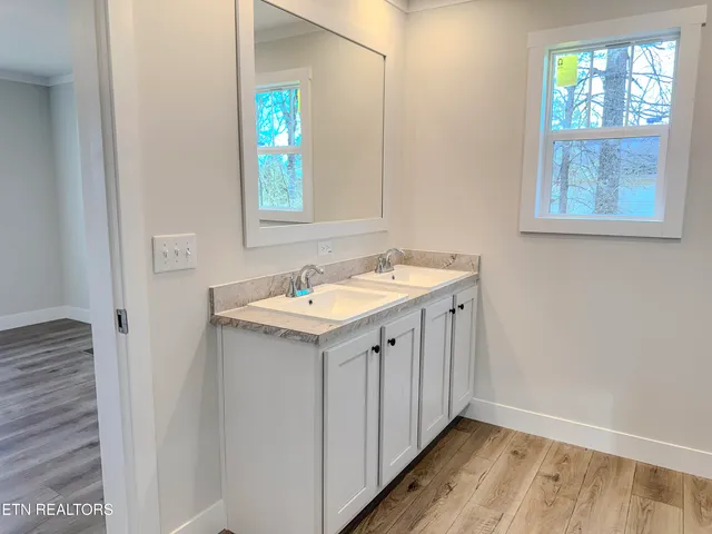 $299,900 | 8505 East Emory Road, Corryton, TN 37721