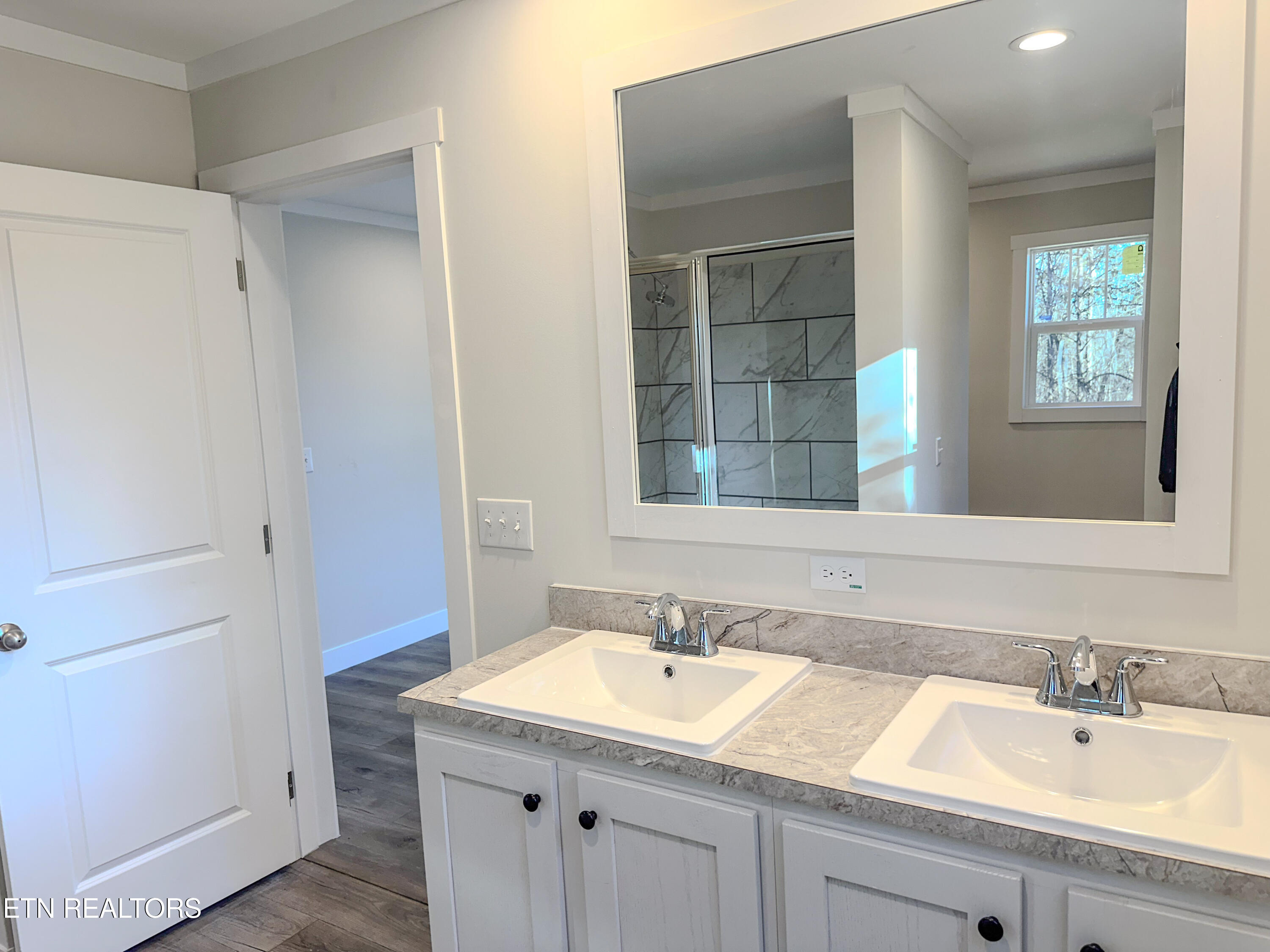 8505 East Emory Road Corryton, TN 37721 - Photo 25 of 60 38-IMG_2874