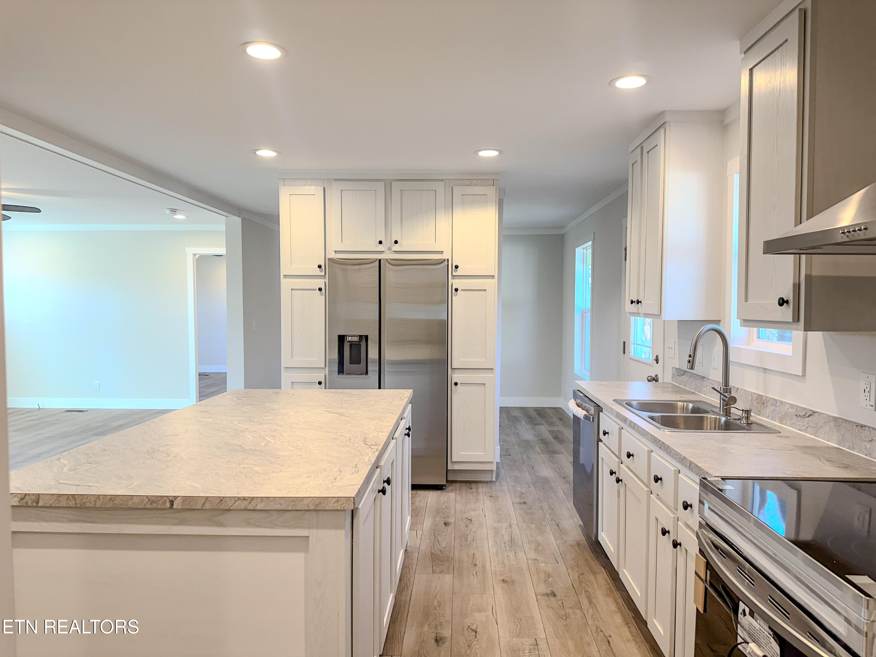 8505 East Emory Road Corryton, TN 37721 - Photo 26 of 60 Kitchen 2