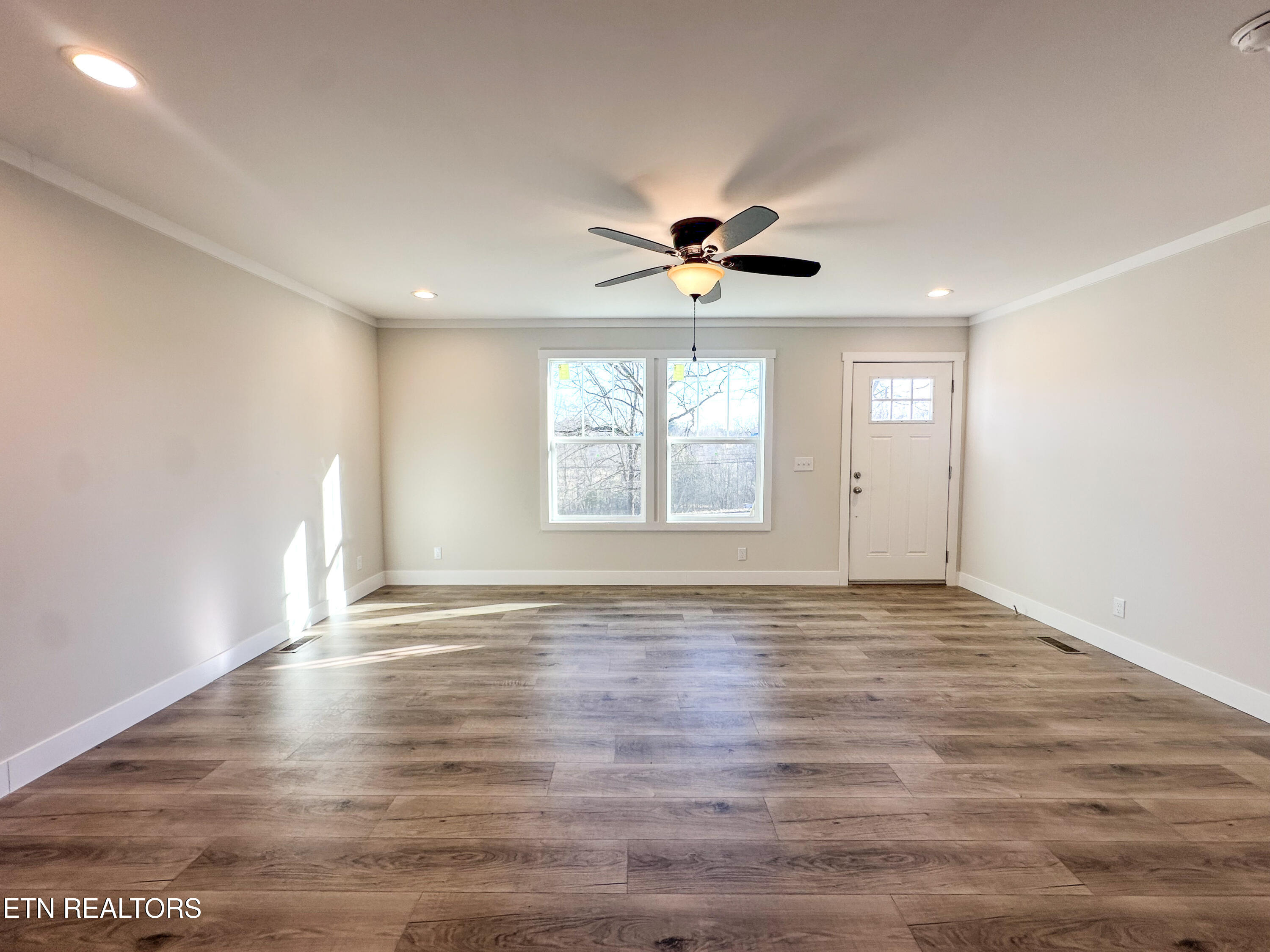 8505 East Emory Road Corryton, TN 37721 - Photo 30 of 60 19-IMG_2854