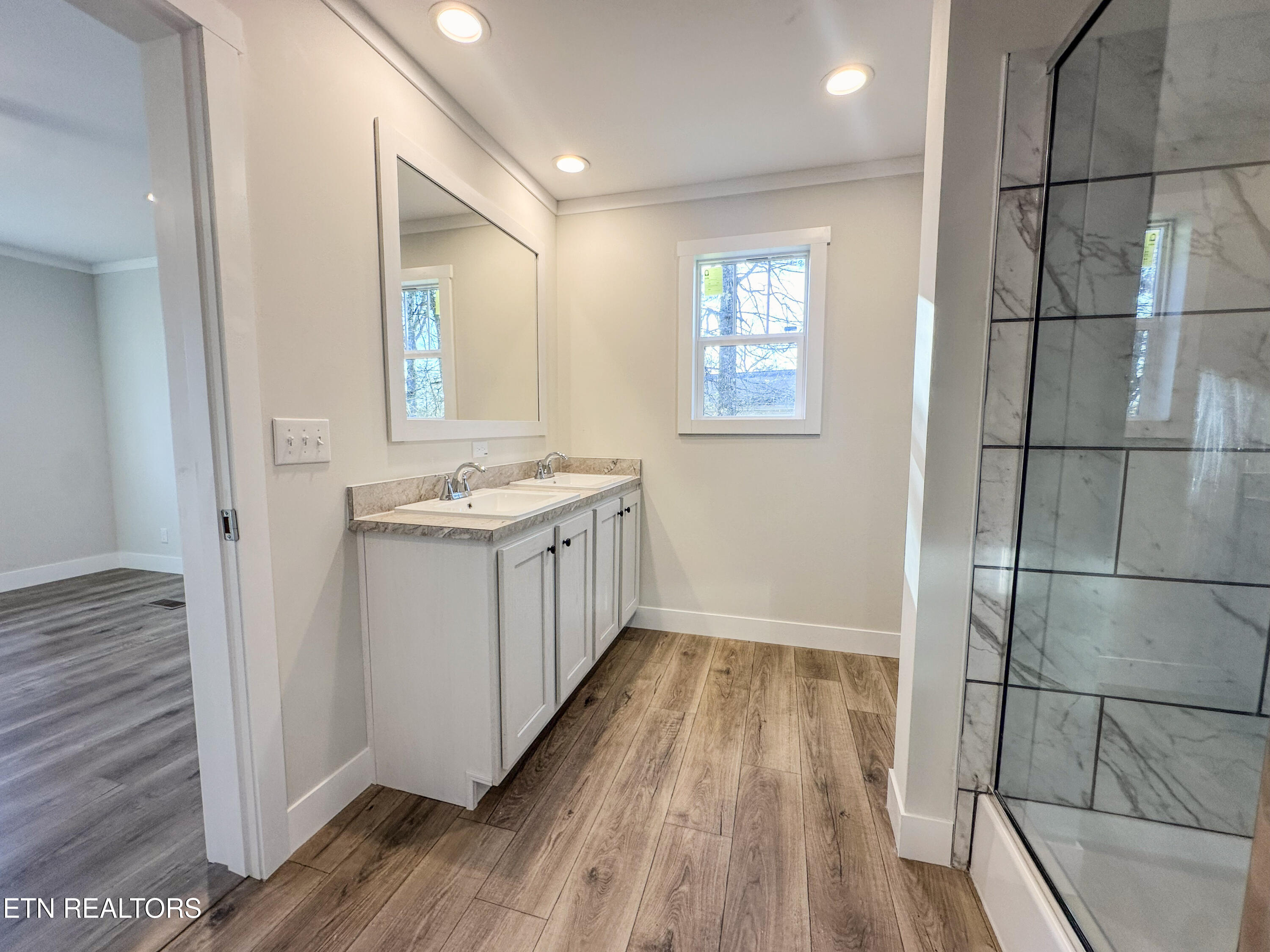 8505 East Emory Road Corryton, TN 37721 - Photo 45 of 60 Master Bathroom