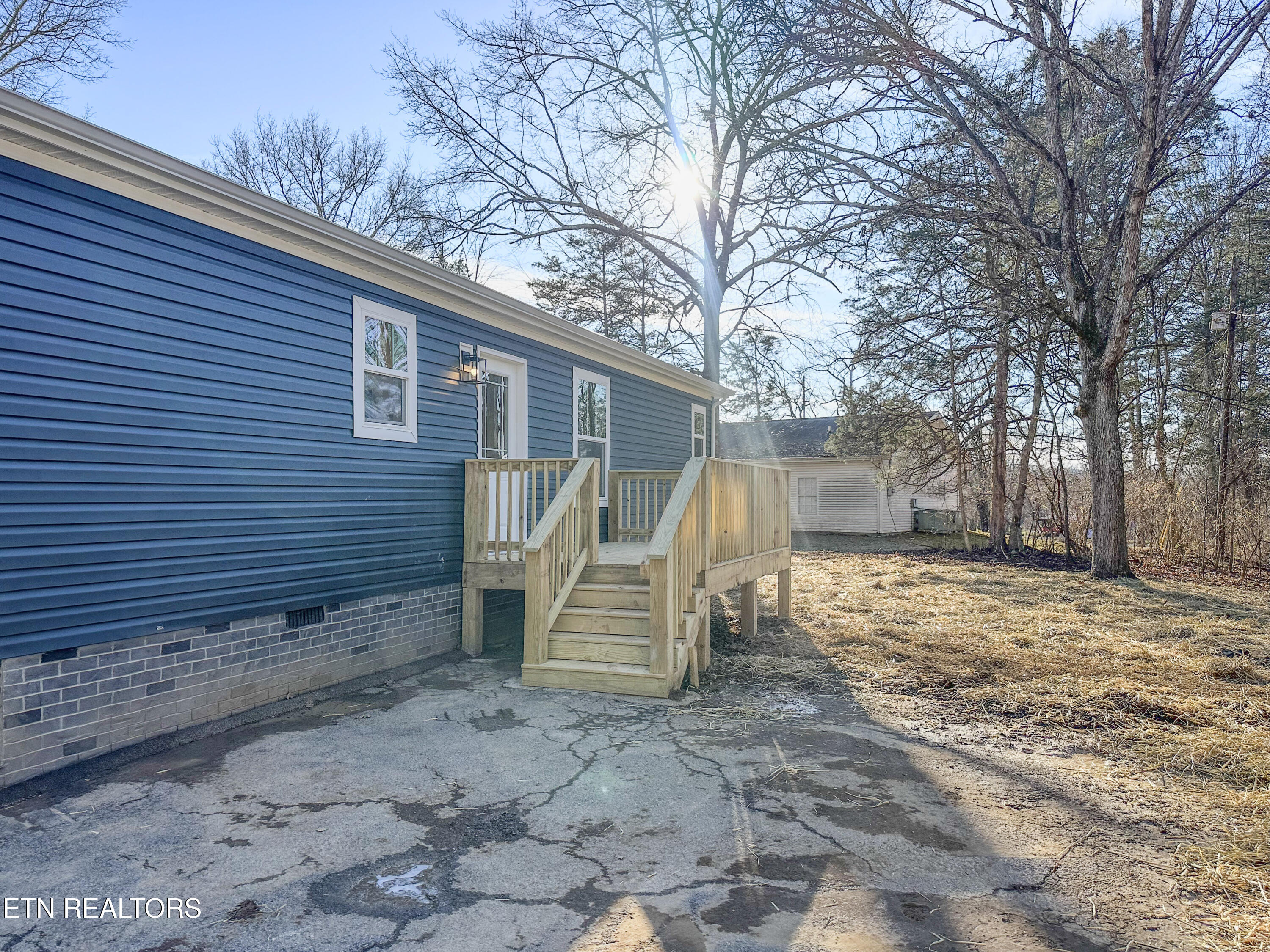 8505 East Emory Road Corryton, TN 37721 - Photo 5 of 60 57-IMG_2894