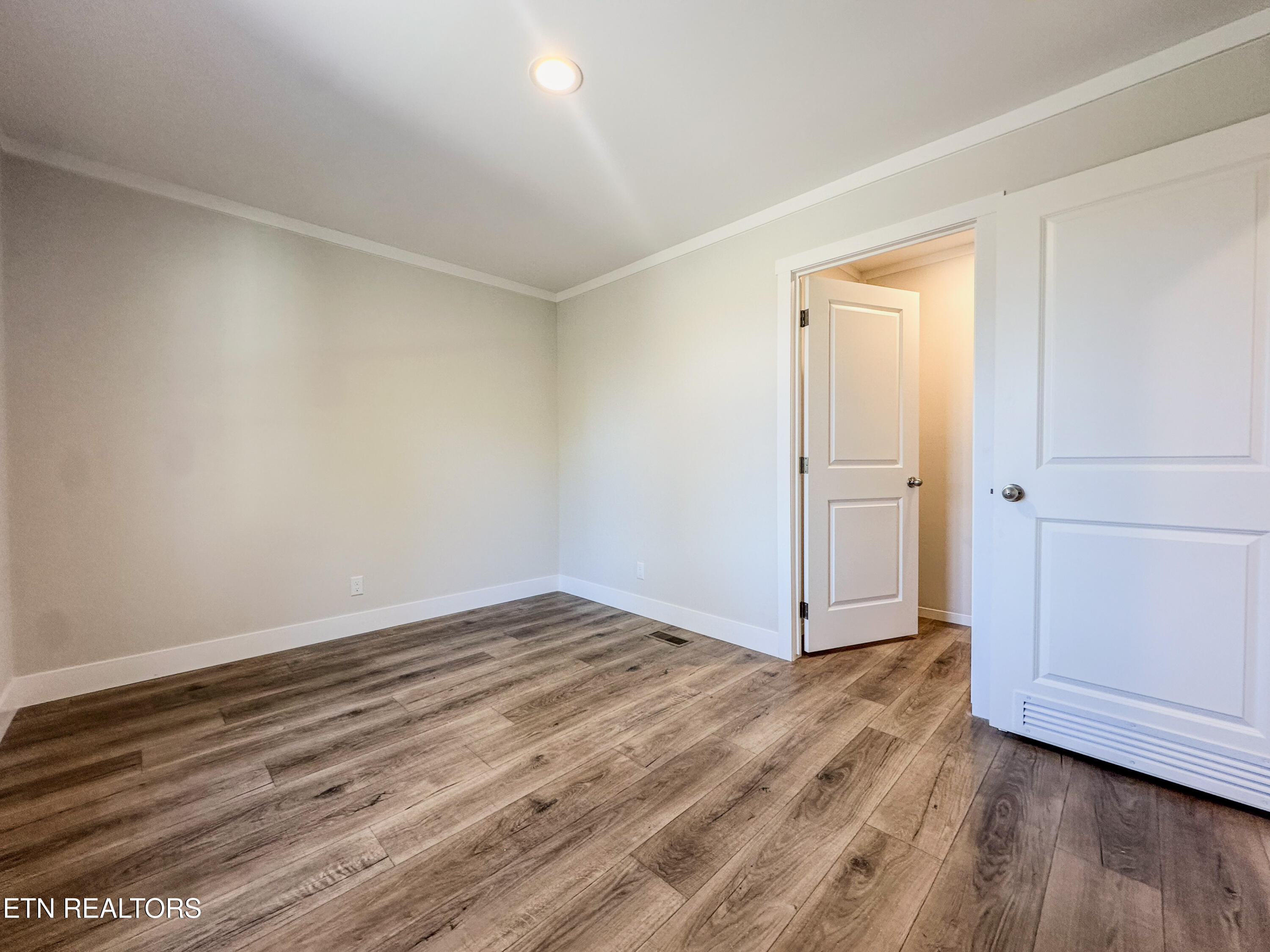 8505 East Emory Road Corryton, TN 37721 - Photo 55 of 60 Bedroom 2 pic 2