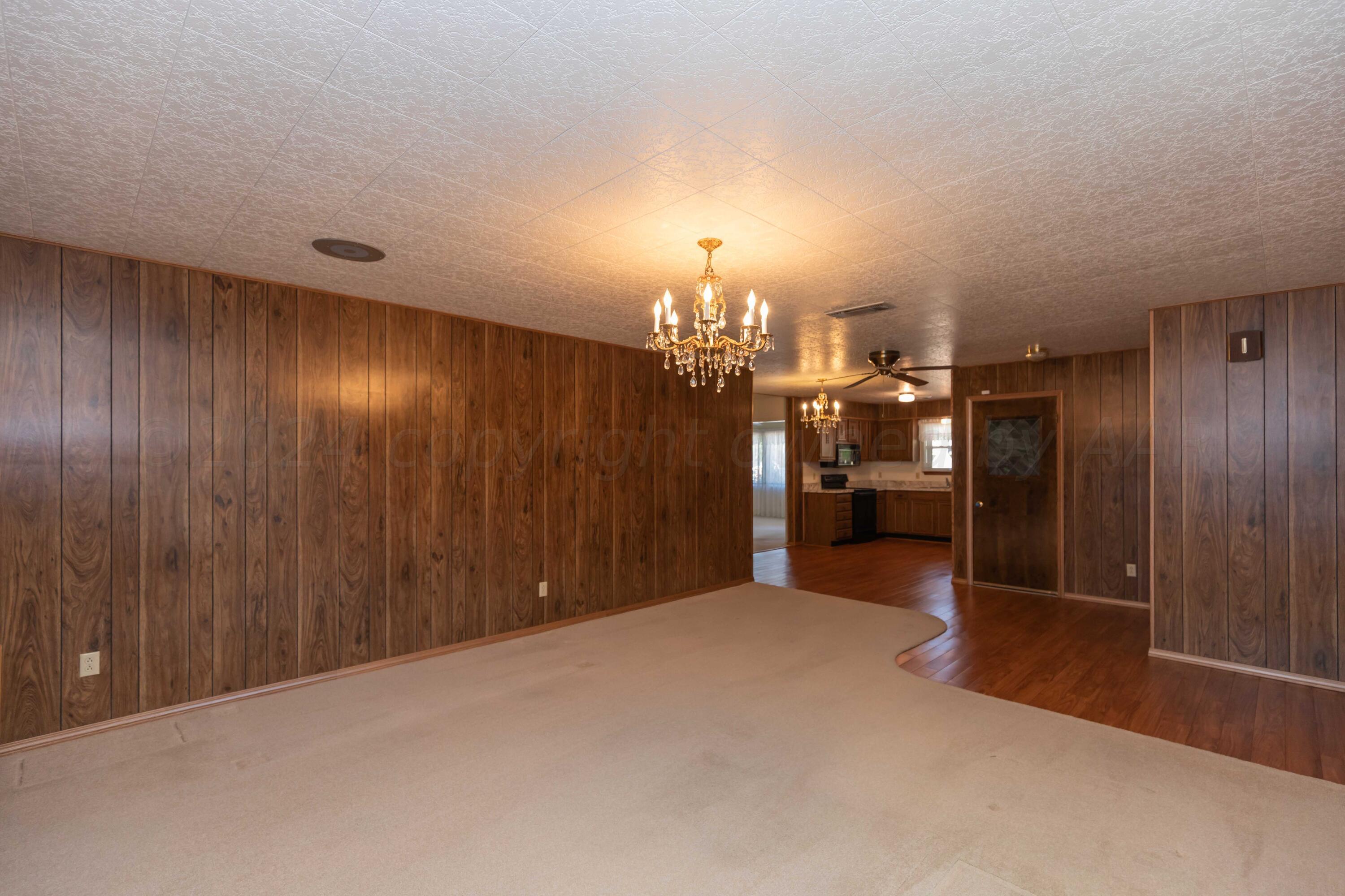 4313 Crockett Street Amarillo, TX 79110 - Photo 11 of 30 DEN VIEW 3