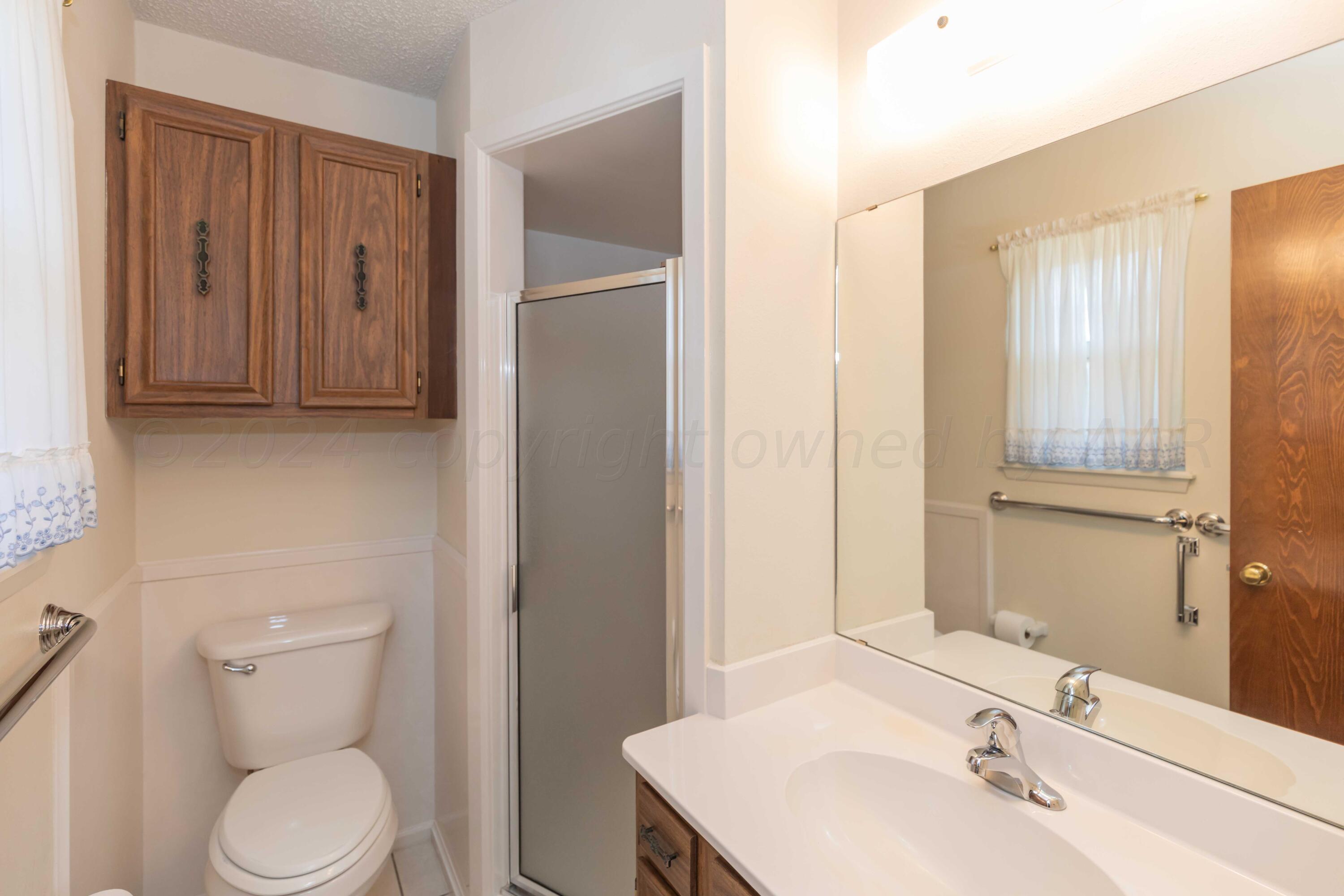 4313 Crockett Street Amarillo, TX 79110 - Photo 15 of 30 MASTER BATH VIEW 1